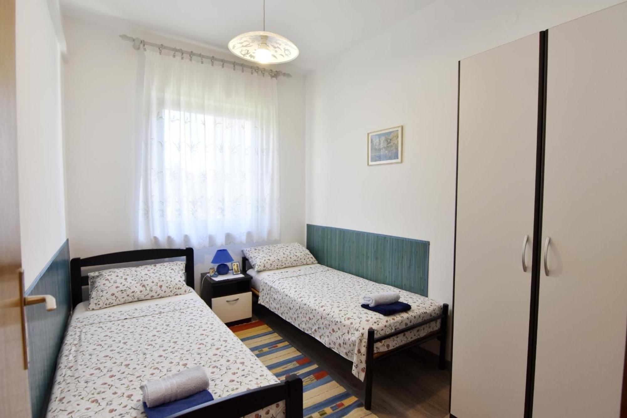 Apartmán With A Parking Space - 22482 Umag