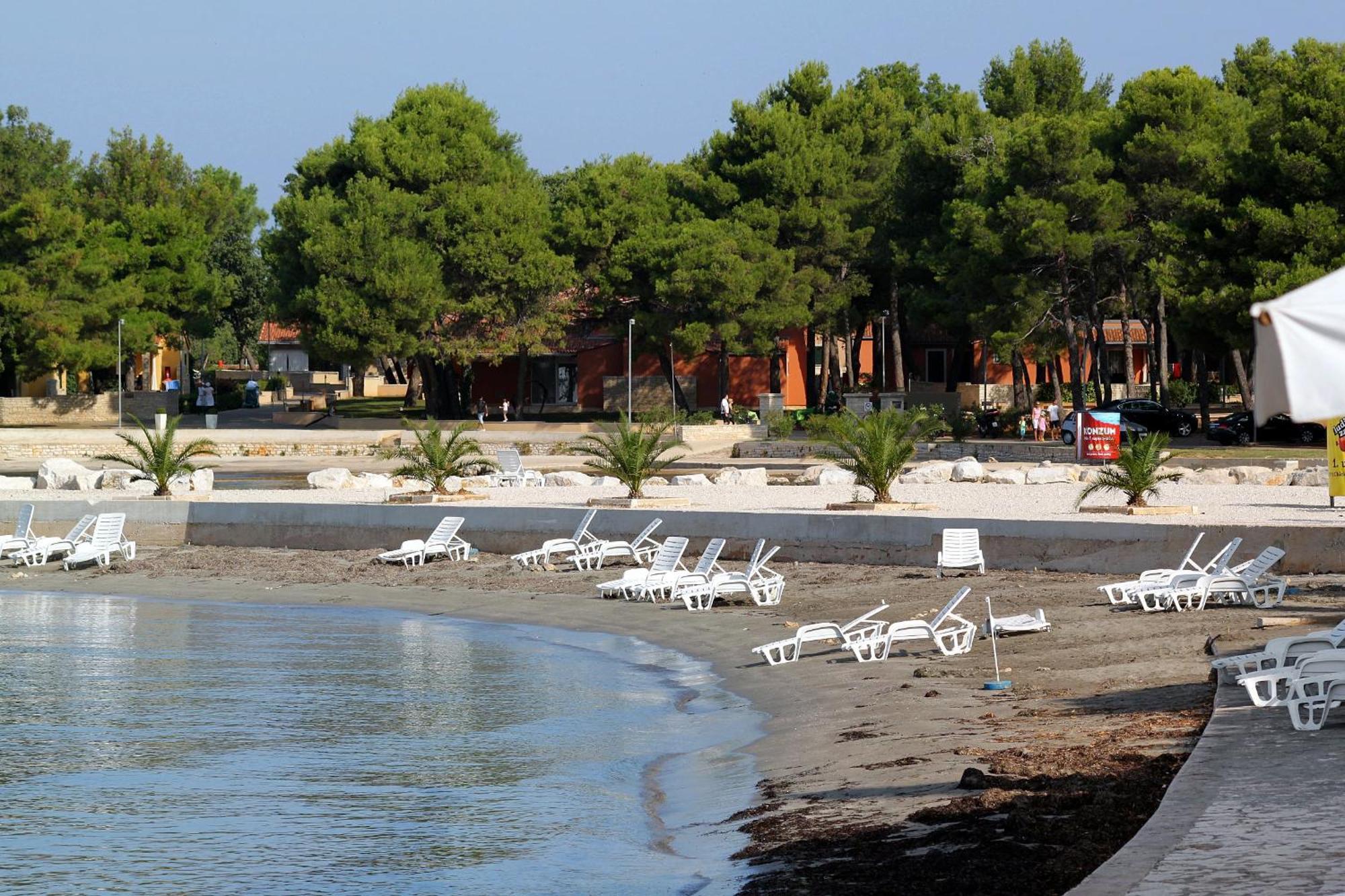With A Parking Space - 22482 Umag